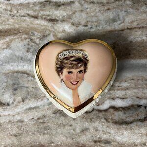 1998 Porcelain Trinket Music Box Queen of Hearts Princess Diana WORKS Gold Trim